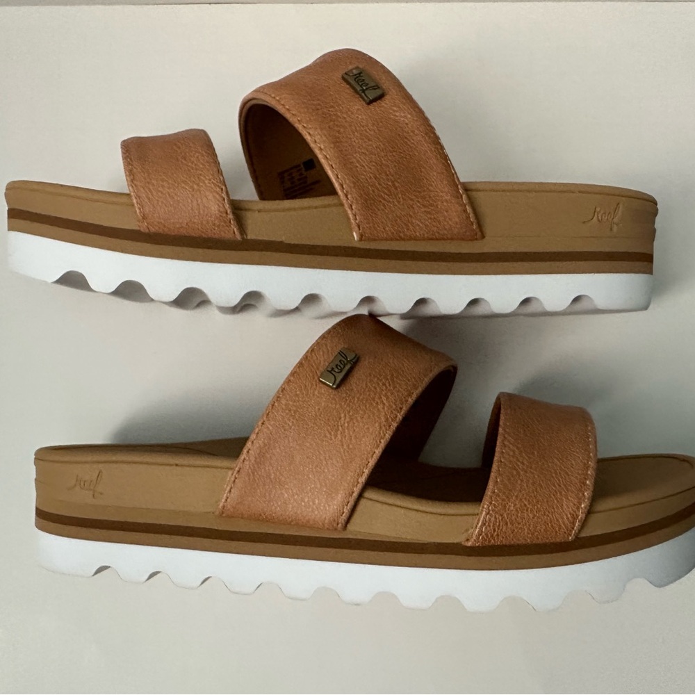 Women’s Reef Banded Horizon Hi Platform Sandals New never worn size 8